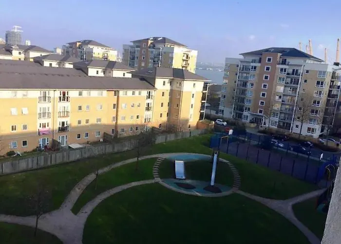Room 1 Or 2 Ppl Near Excel, O2, Canary Wharf - London